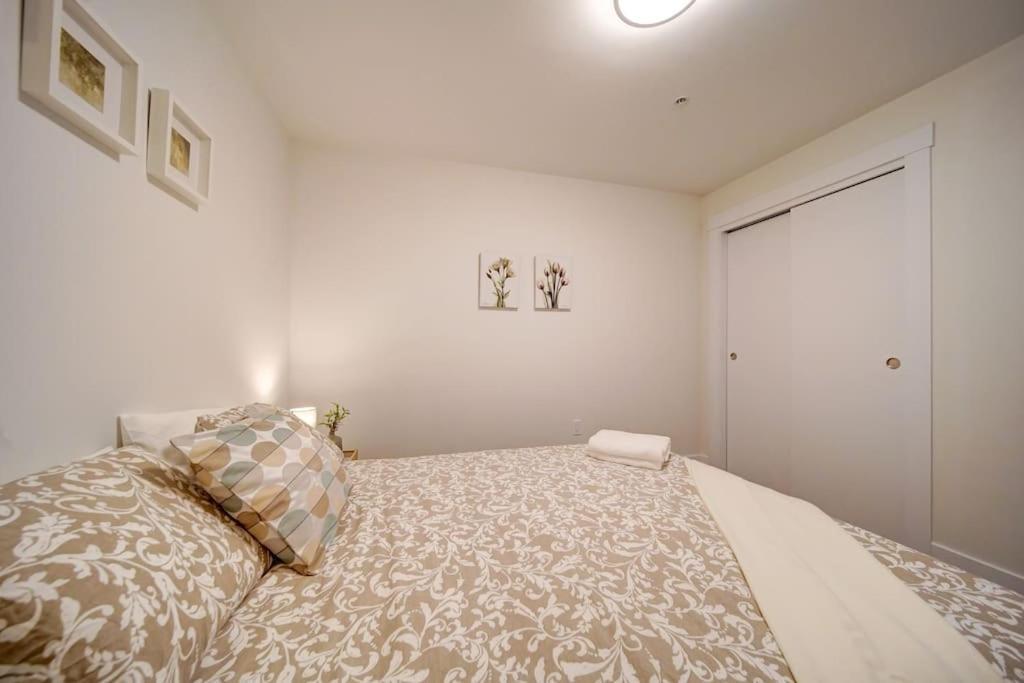 Luxurious Modern 2Br Condo Sleeps 5 Coffee, Ac, Wifi Halifax Exterior foto